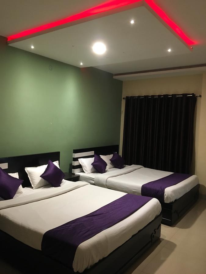 Hotel Time Palace Ooty Extérieur photo